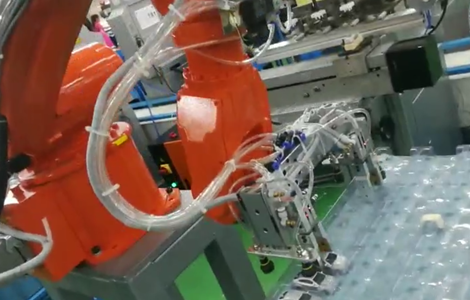 What are the advantages of CNC lathe robots